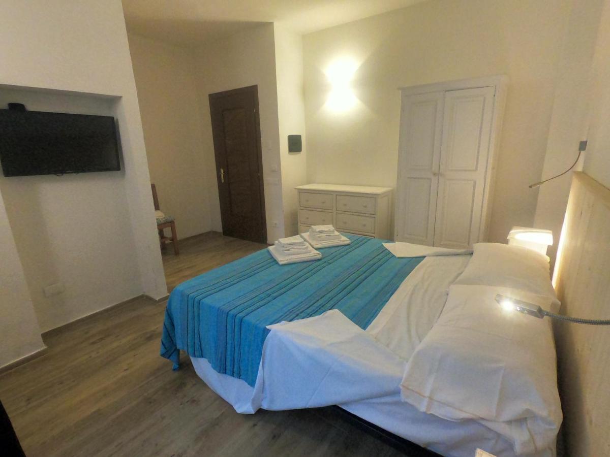 Villa La Conchiglia Rooms Cala Liberotto Exterior photo