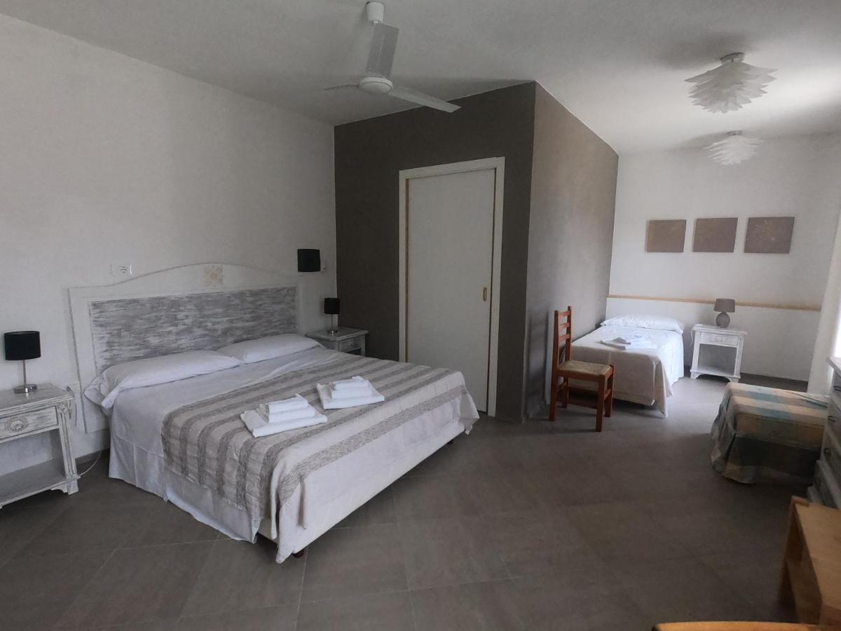 Villa La Conchiglia Rooms Cala Liberotto Exterior photo
