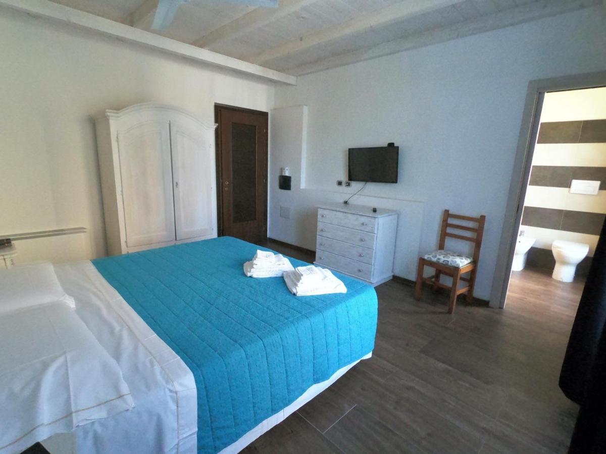 Villa La Conchiglia Rooms Cala Liberotto Exterior photo